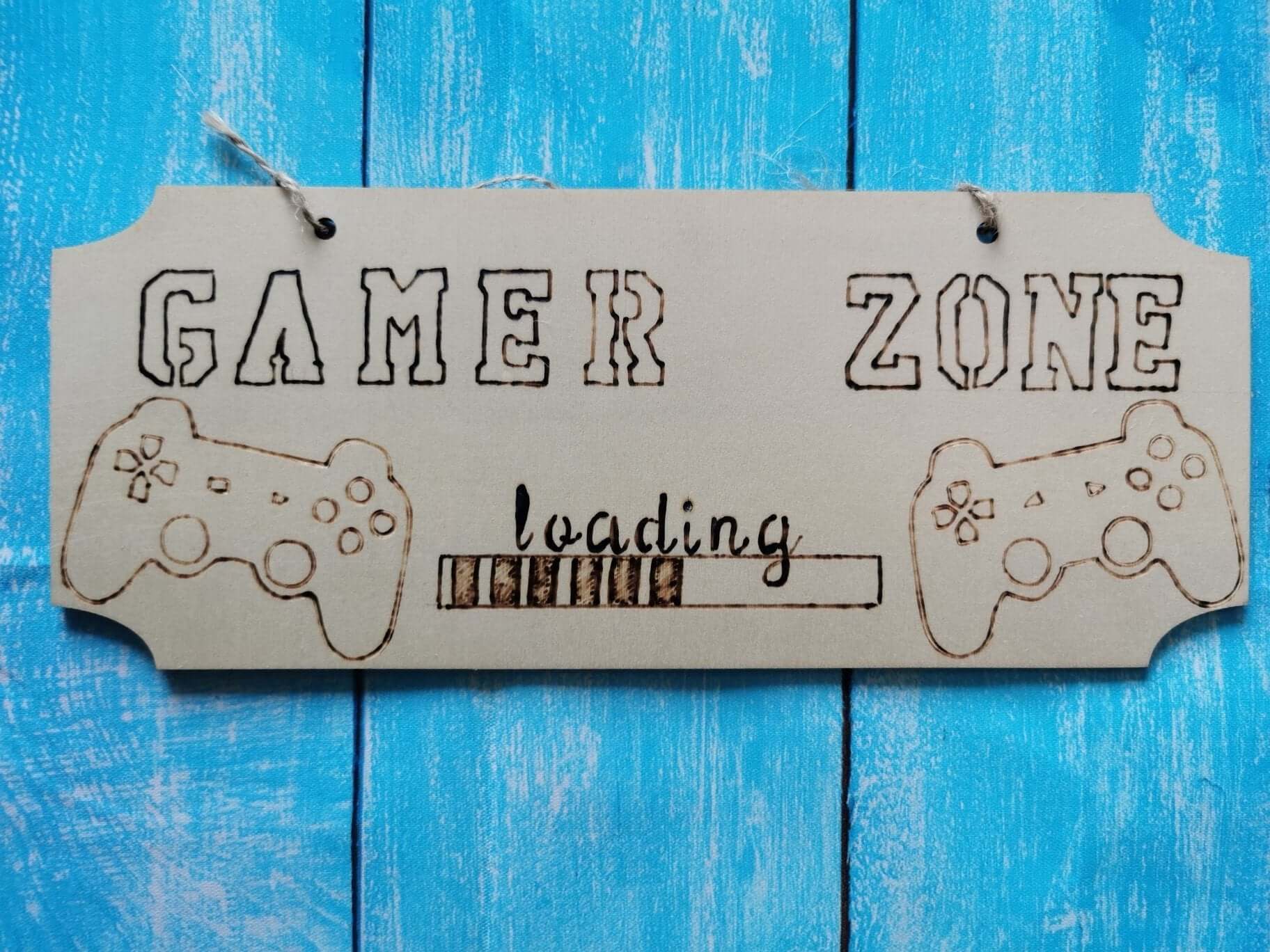 Plaquette en bois pour les Gamer création artisanale Tarbes