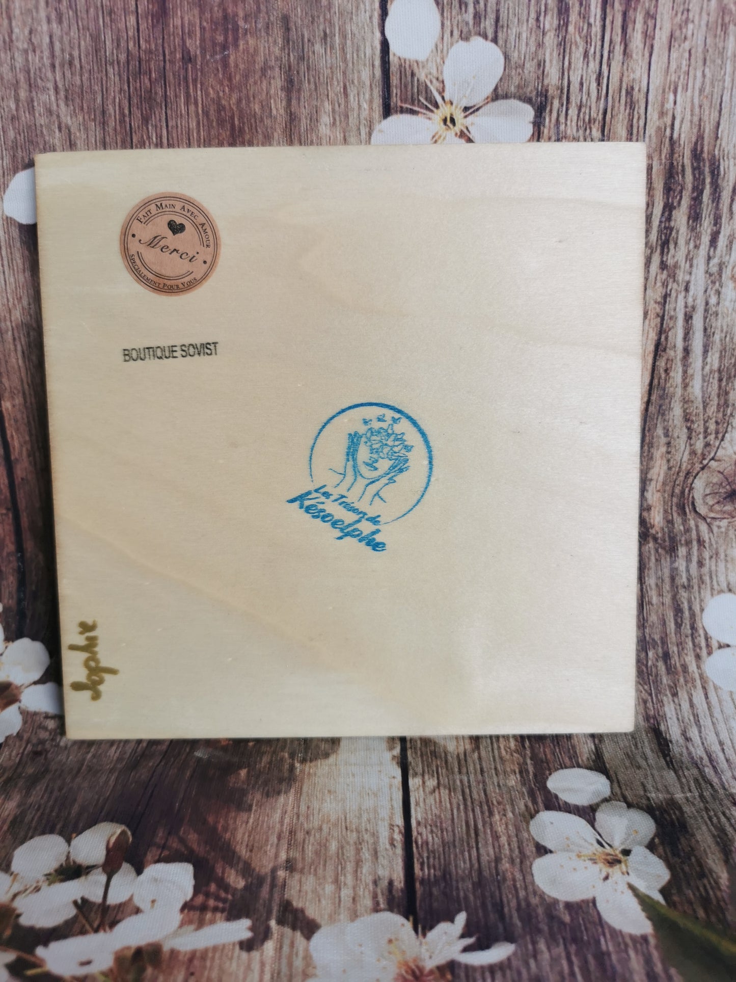 Plaquette carrée en bois Femme et constellations