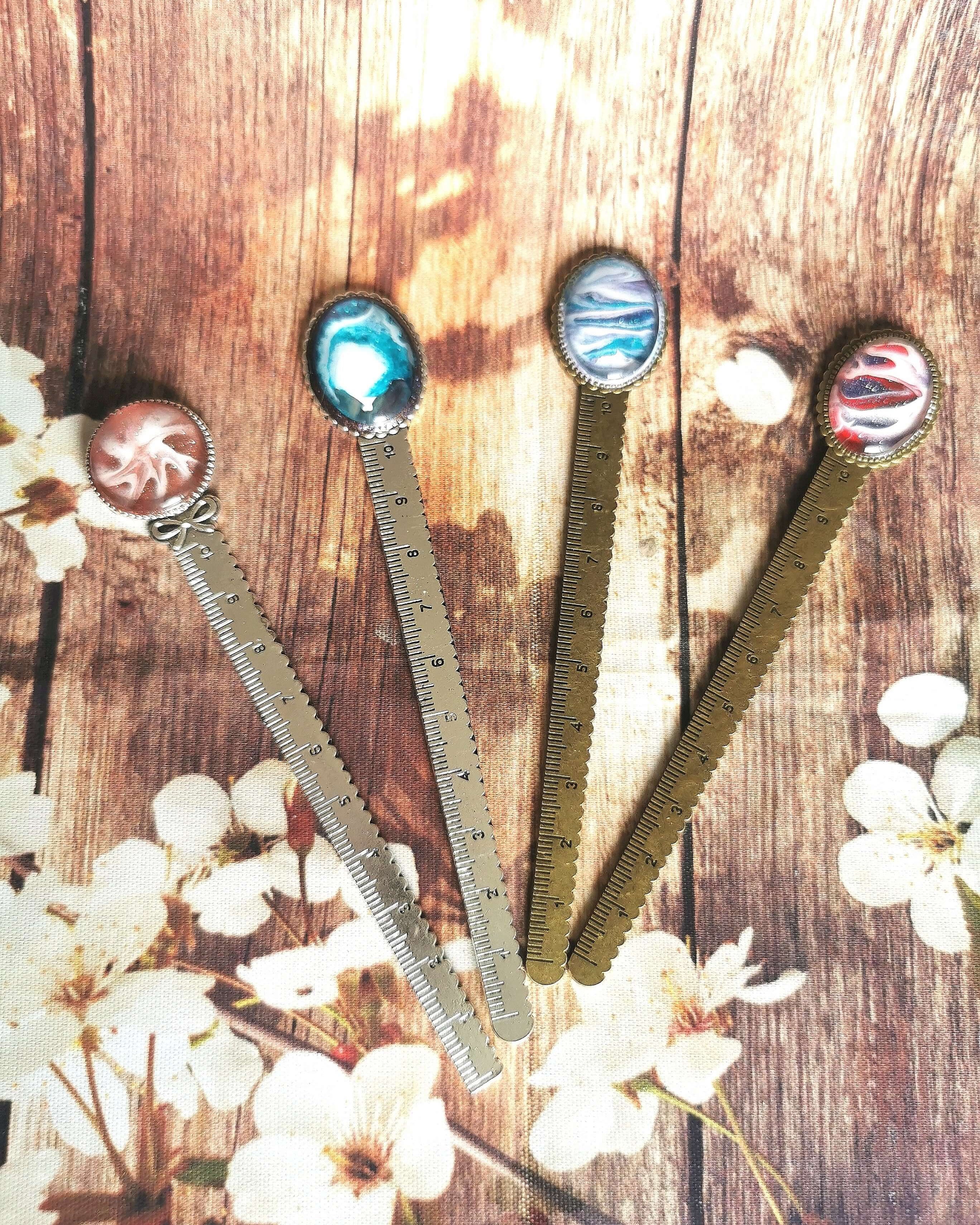 Marque-page Flamme Enchantée en métal