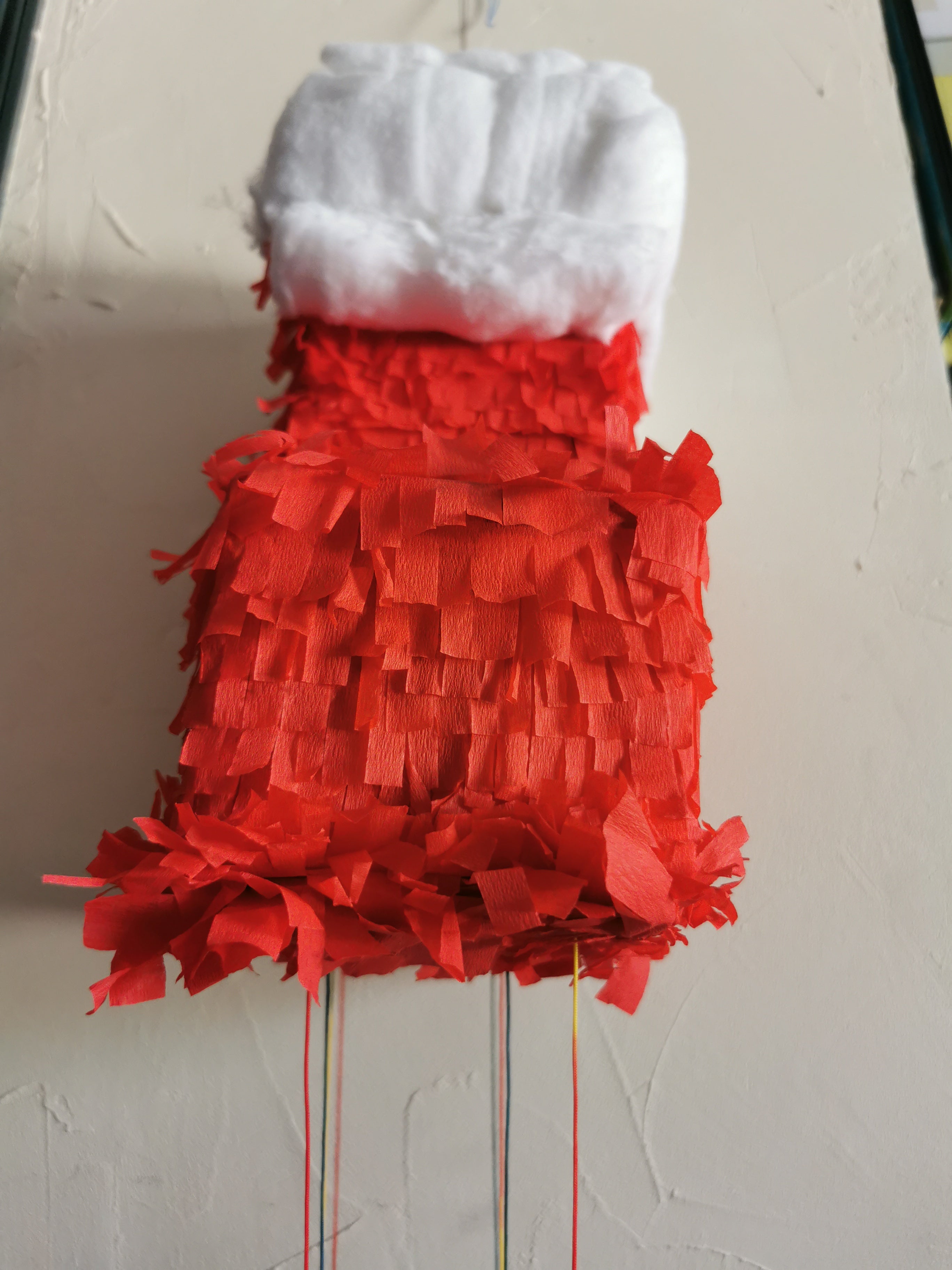 Piñata botte de Noël à ficelle Vue de coté 