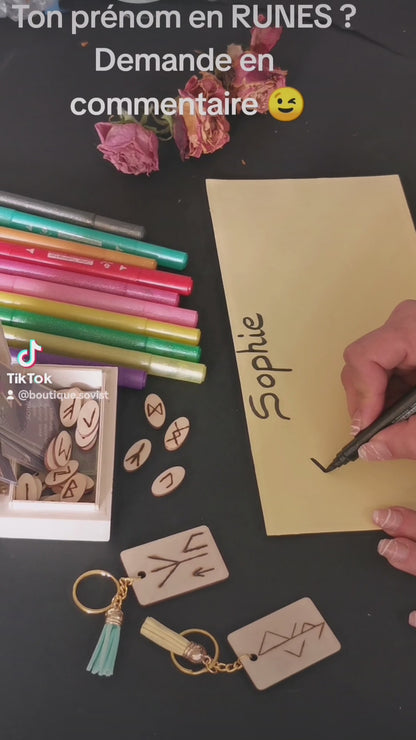 Marque pages prénom en RUNES avec protection.