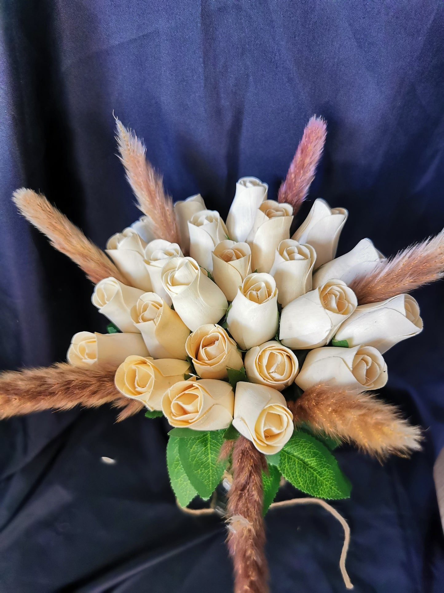 Idées Bouquets de Roses en Bois de Tilleul pour Mariage - Éternel et Personnalisable