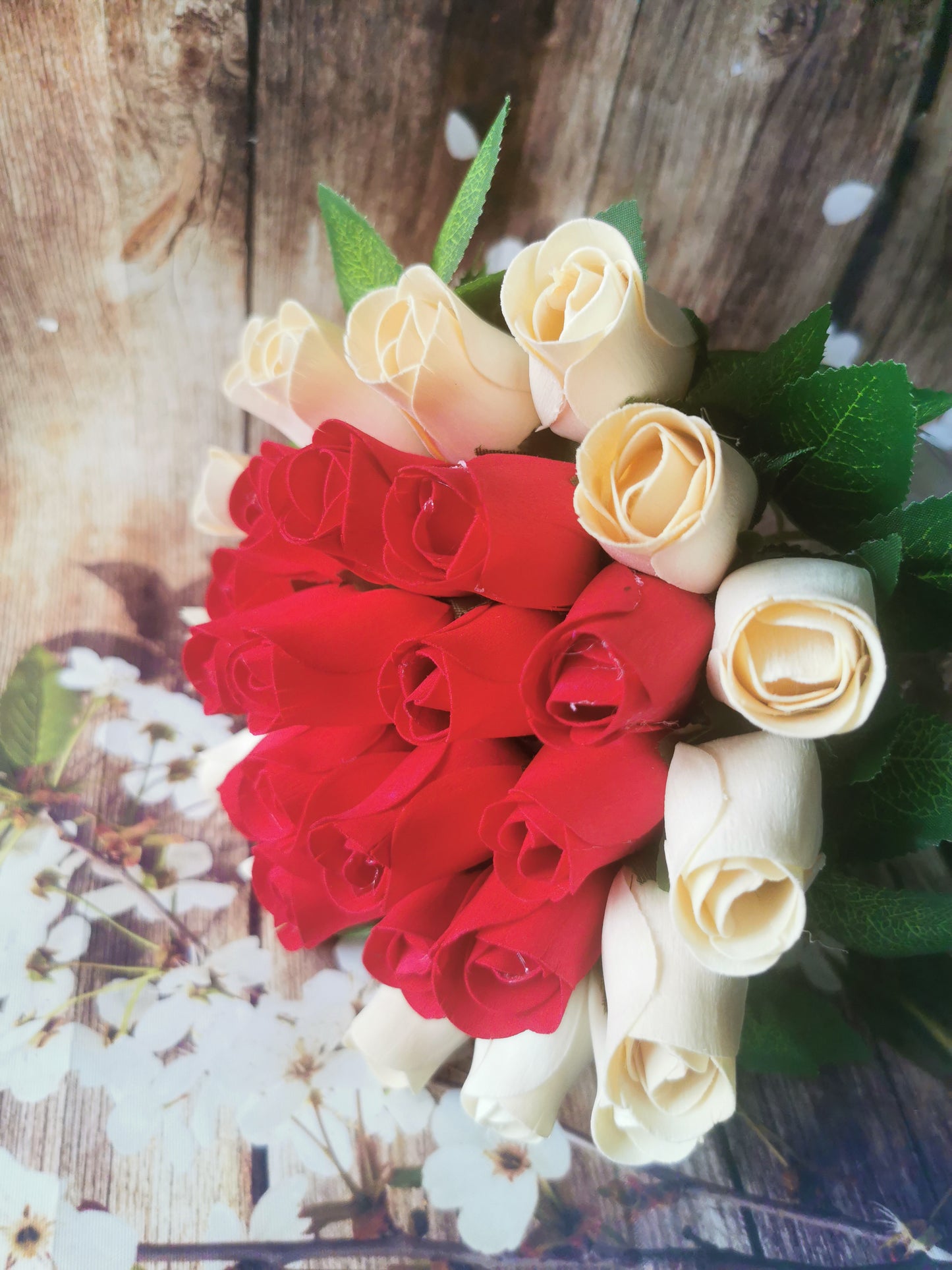 Idées Bouquets de Roses en Bois de Tilleul pour Mariage - Éternel et Personnalisable