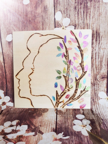 Plaquette carrée en bois – Silhouettes et branches fleuries 🌸✨