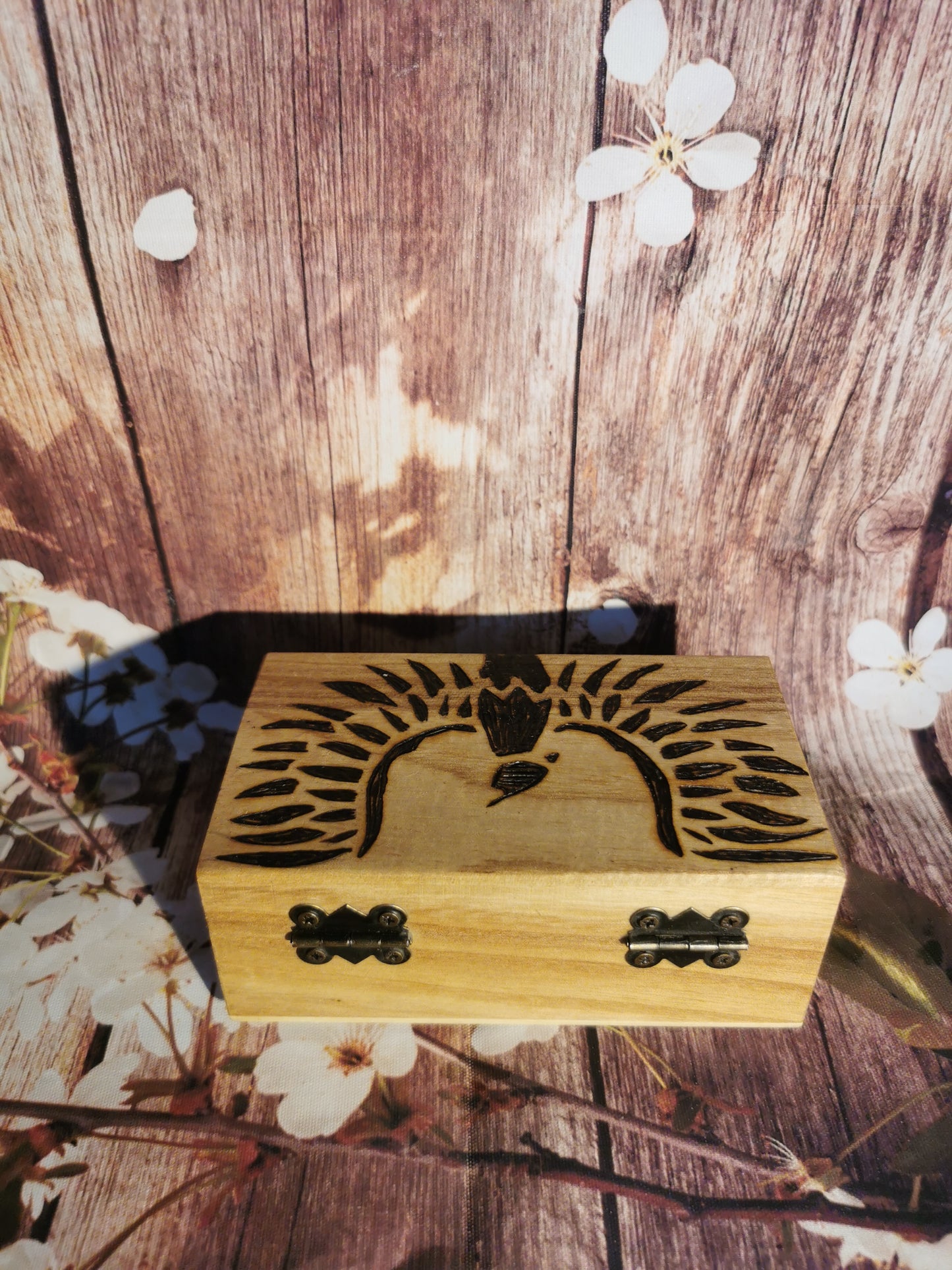 ✨ MystiRunes – Coffret artisanal de runes pyrogravées ✨