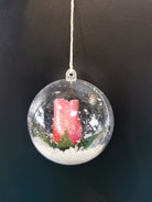 Boule Transparente Décorative avec Rose en Bois enneigé